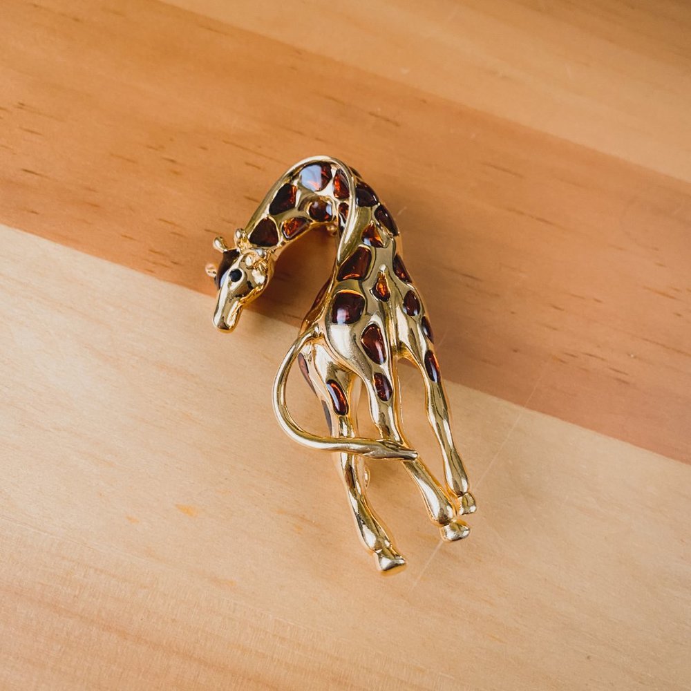 Giraffe African Animal Figural Gold Brown Enamel Rhinestone Eyes Brooch Pin